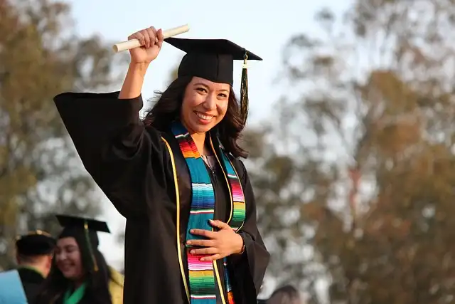 Reverse Transfer: Earning Associate Degrees After Stopping Out